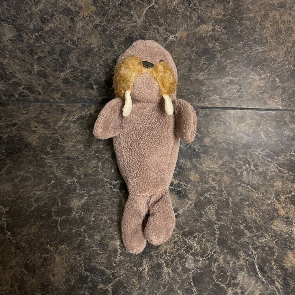 ! Ty Beanie Babies 1996 Jolly the Walrus